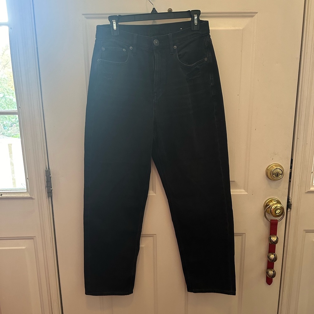 American Eagle mom jean